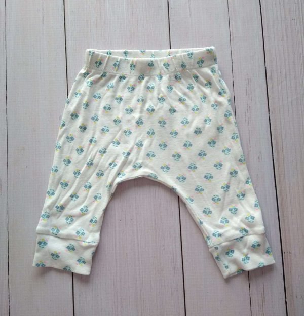 Pantalón liviano con puñito y flores CARTERS