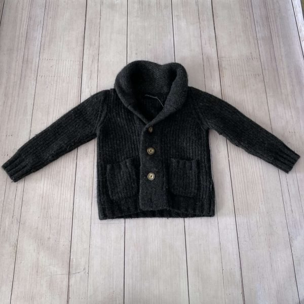 Sweater grueso negro cuello mao AKIABARA