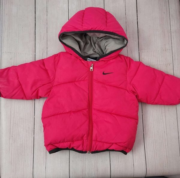 Campera de abrigo fucsia NIKE